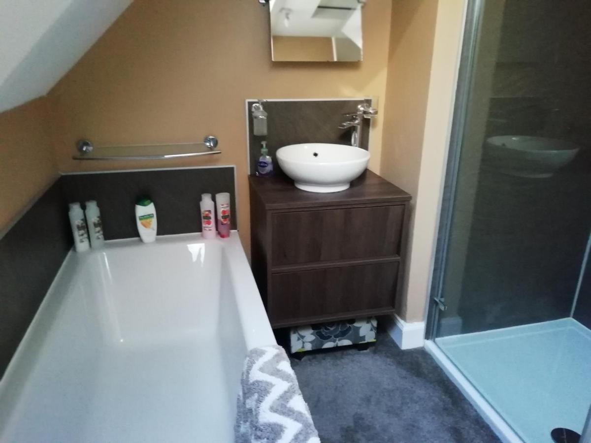 شقة Carvetii - Halite House - 3 Bed House Sleeps Up To 5 People Tillicoultry المظهر الخارجي الصورة