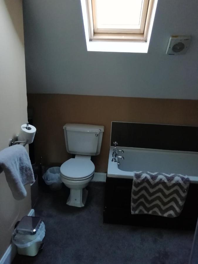 شقة Carvetii - Halite House - 3 Bed House Sleeps Up To 5 People Tillicoultry المظهر الخارجي الصورة
